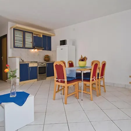 Апартаменты In With House Sea View Привлака